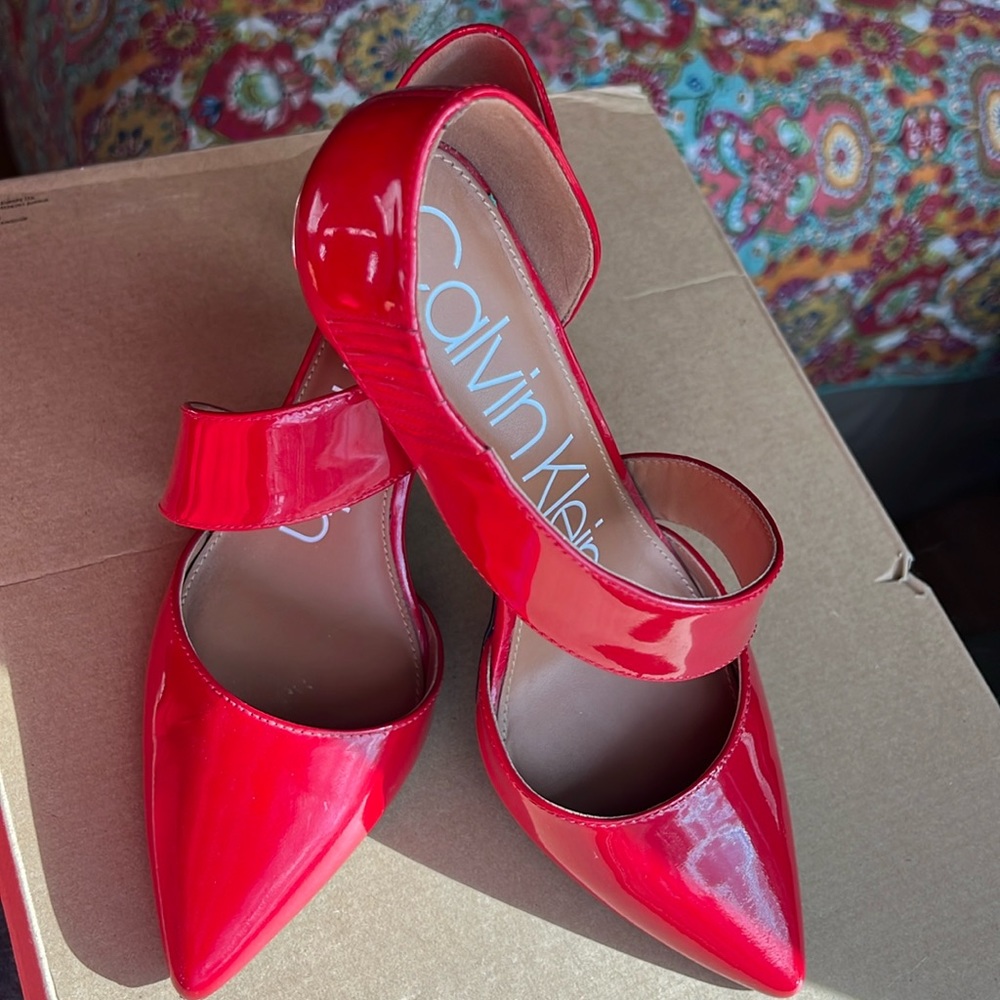 Calvin Klein Sz:8 Red sexy shoes, like new condition!